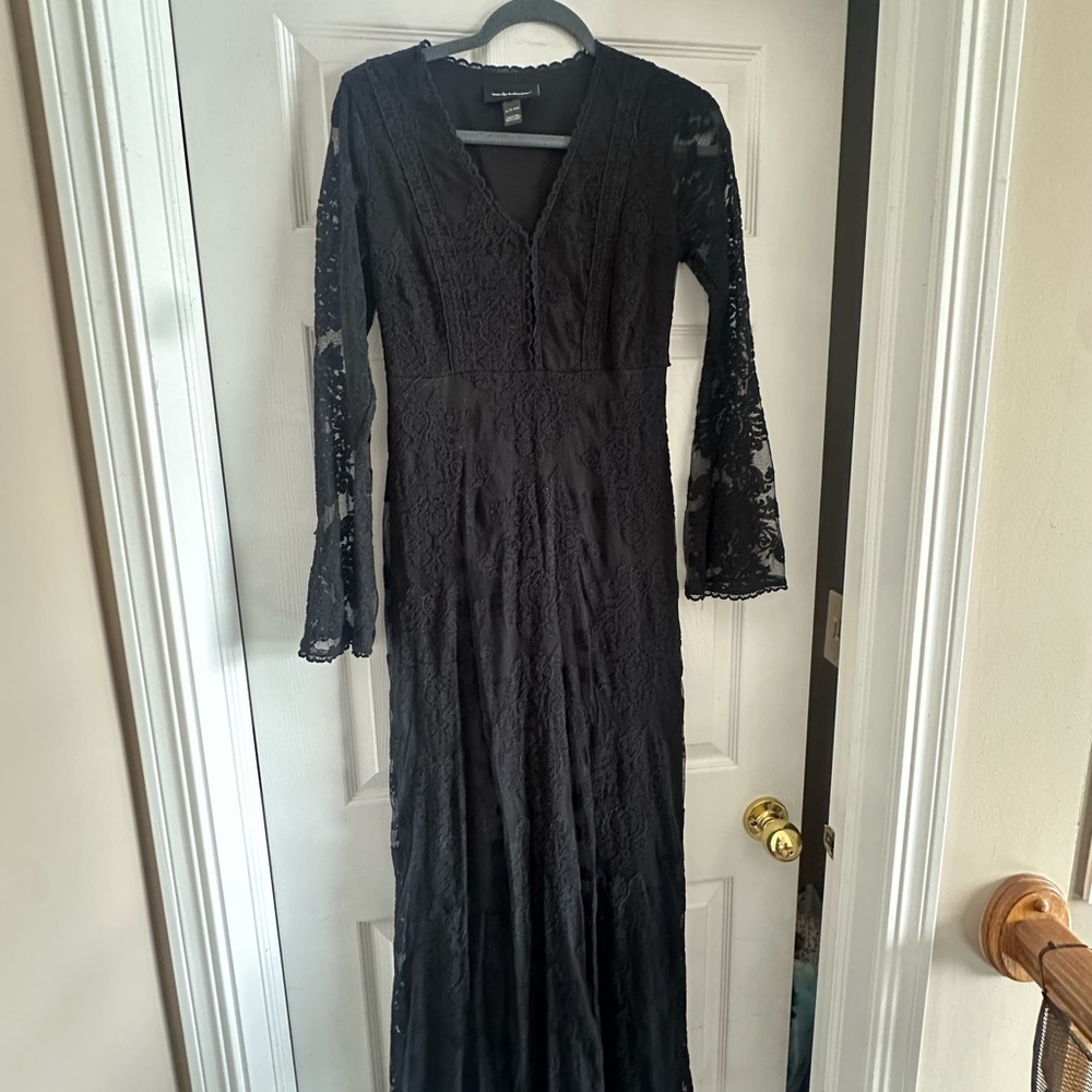 Black Lace V-Neck Maxi Dress - Women goth like